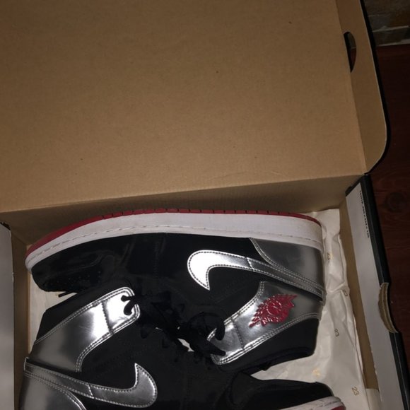 Jordan 1 Mid Johnny Kilroy - Picture 2 of 3